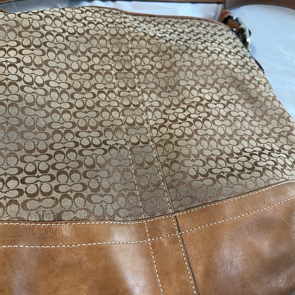 AUTHENTIC Coach convertible cross body - Picture 3 of 16